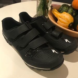 Women’s barely worn spin shoes
